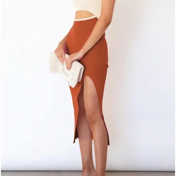 Knit midi dress - Picture 2 of 5